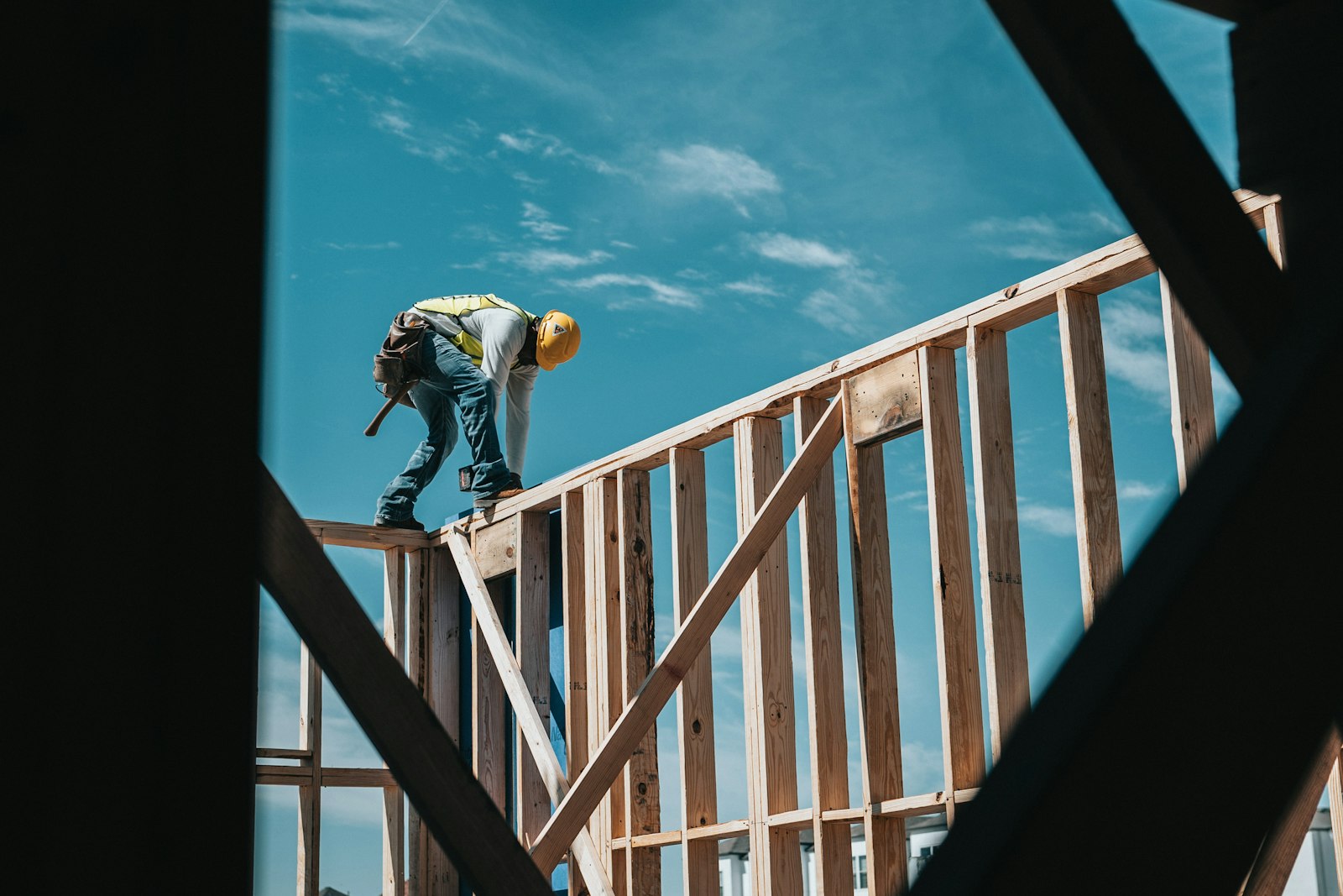 Framer working on a roofline